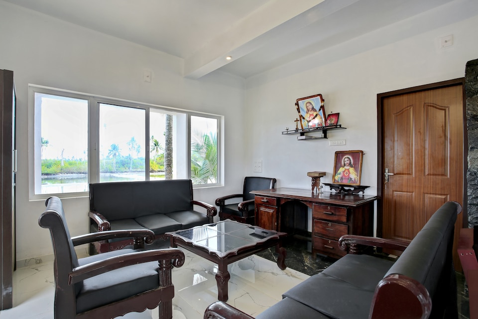 OYO Home 40785 Serene Stay Whispering Lagoon, Kochi Fort, Kochi