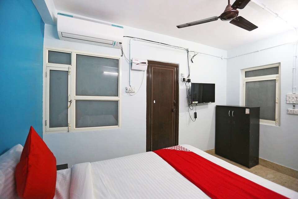 OYO 40792 Dimpy House, Anand Vihar Delhi, Delhi