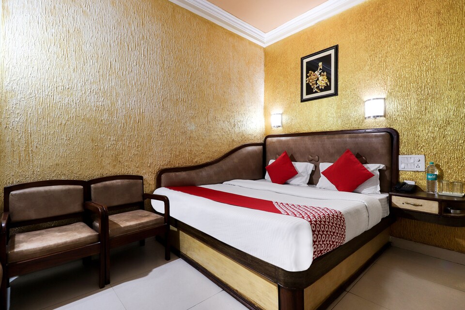 OYO 40800 Hotel Harsh Palace, Bahraich, Bahraich