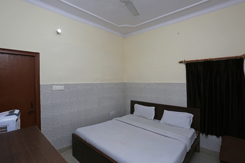 SPOT ON 40820 Payal Family Guest House, Sahastradhara Road, Dehradun