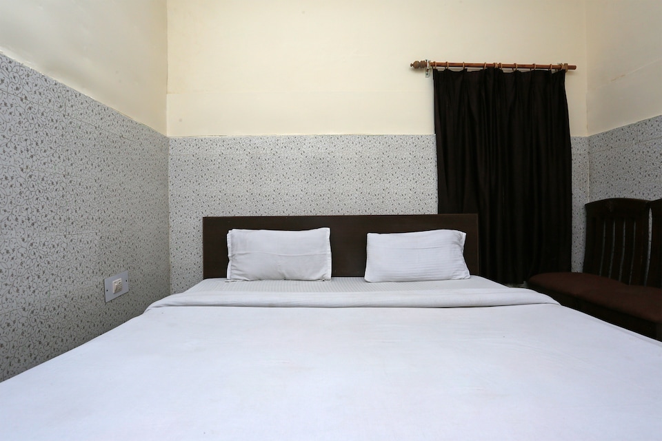 SPOT ON 40820 Payal Family Guest House, Sahastradhara Road, Dehradun