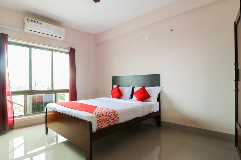 OYO 40826 Teghoria, VIP Road Kolkata, Kolkata