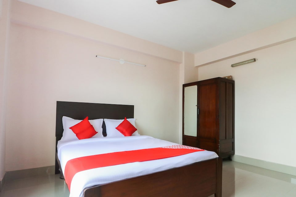 OYO 40826 Teghoria, VIP Road Kolkata, Kolkata