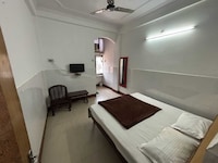 Hotel O Radhika