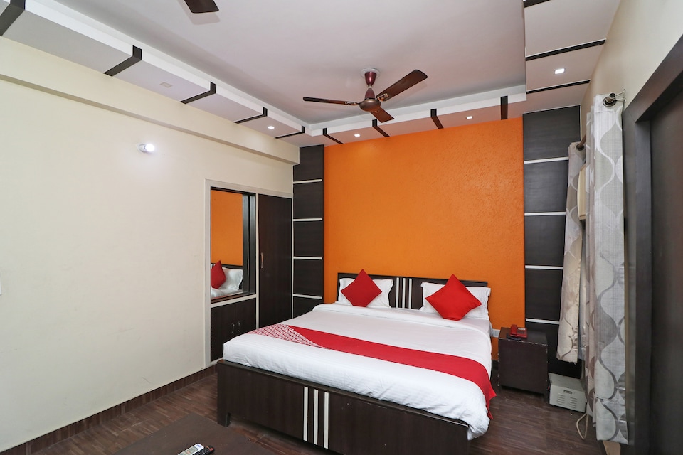 OYO 40857 Sri Ram Hotel & Restaurant, Old Gurgaon, Gurgaon