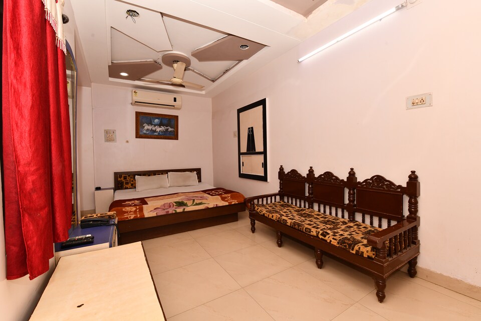 SPOT ON 40875 Hotel Royal Palace, Pali Central, Pali