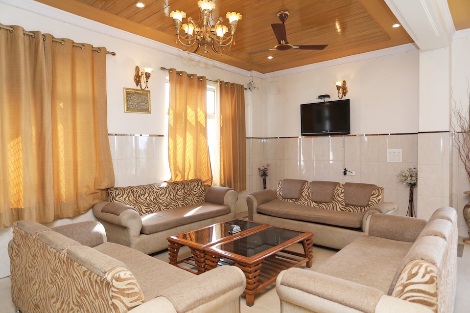 OYO 40885 Crown Regency, Aligarh, Aligarh