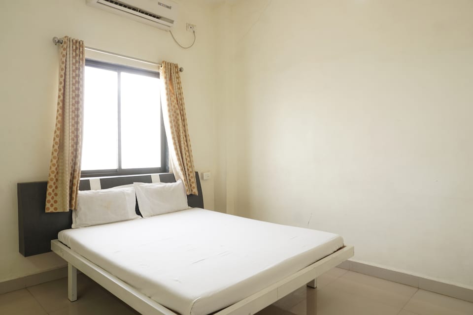 OYO 40886 Hotel Raj Palace, Shegaon, शेगाव