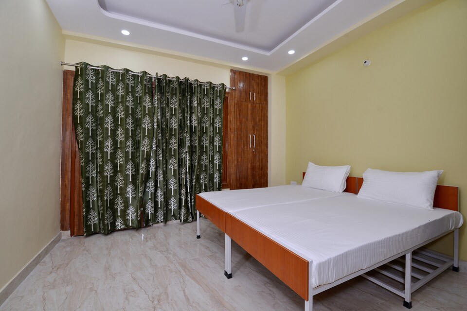 OYO LIFE GRG1469 Sector 52, DLF 4 Gurgaon, Gurgaon