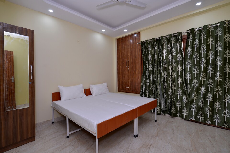 OYO LIFE GRG1469 Sector 52, DLF 4 Gurgaon, Gurgaon