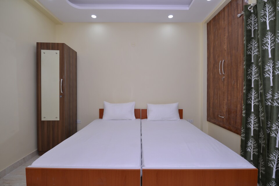 OYO LIFE GRG1469 Sector 52, DLF 4 Gurgaon, Gurgaon