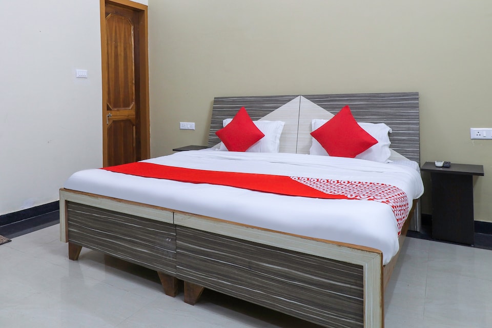 OYO Pratap Guest House Near Indira Nagar Metro Station, Gomti Nagar Lucknow, Lucknow