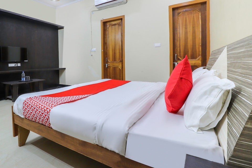 OYO Pratap Guest House Near Indira Nagar Metro Station, Gomti Nagar Lucknow, Lucknow