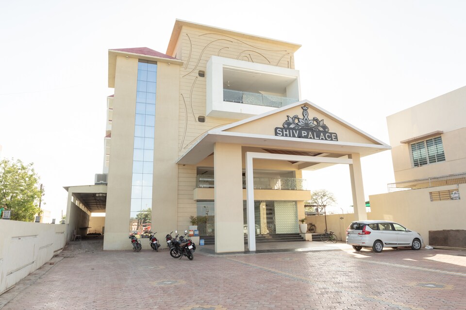 OYO 40909 Shiv Palace, Mahakal Temple 1, Ujjain