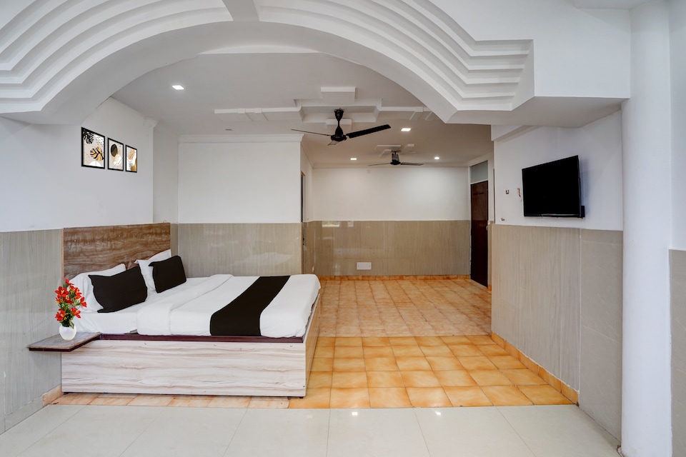 Super Collection O Vikas Nagar Post Office Formerly Metro Club and Guest House, Vikas Nagar Lucknow, Lucknow