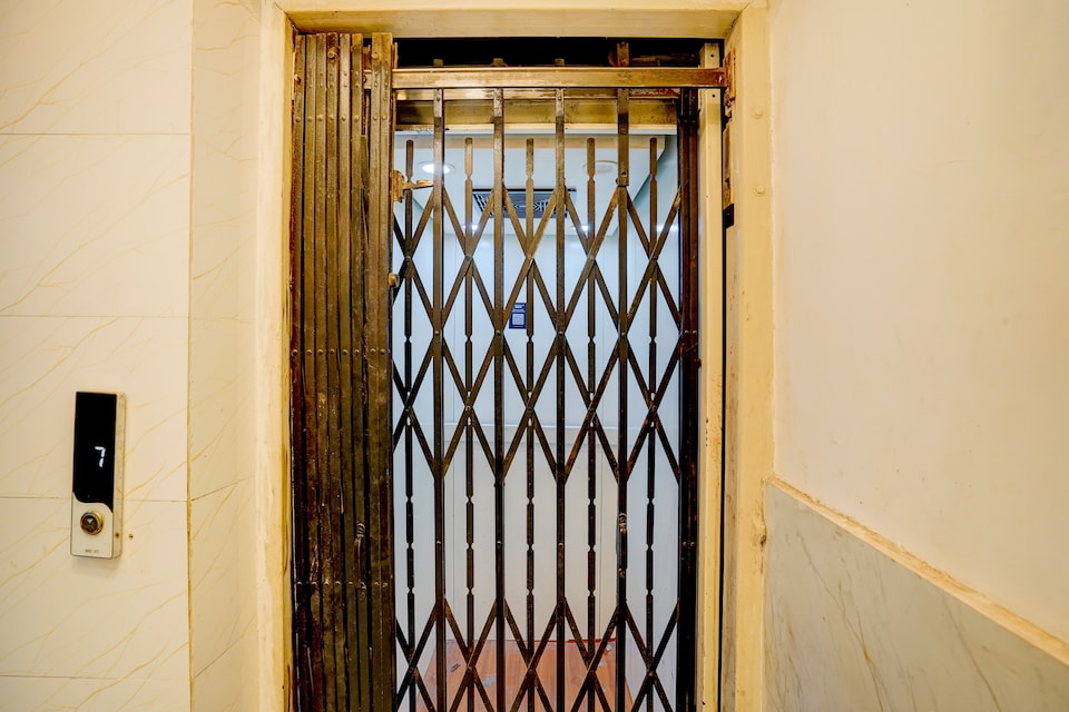 Collection O Vikas Nagar Post Office Formerly Metro Club and Guest House, Vikas Nagar Lucknow, Lucknow