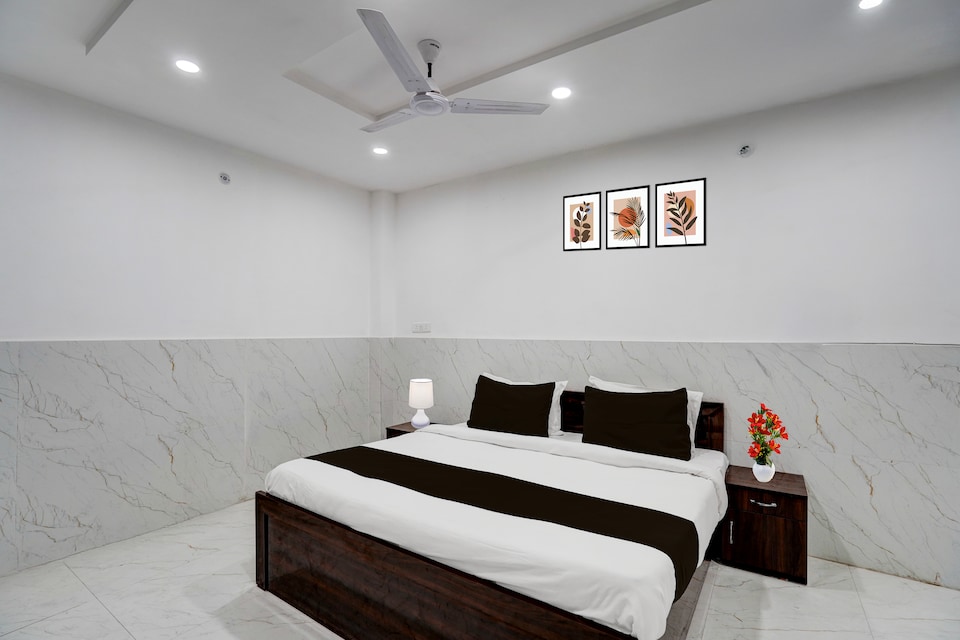 Super Collection O Vikas Nagar Post Office Formerly Metro Club and Guest House, Vikas Nagar Lucknow, Lucknow