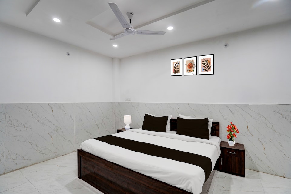 Super Collection O Vikas Nagar Post Office Formerly Metro Club and Guest House, Vikas Nagar Lucknow, Lucknow