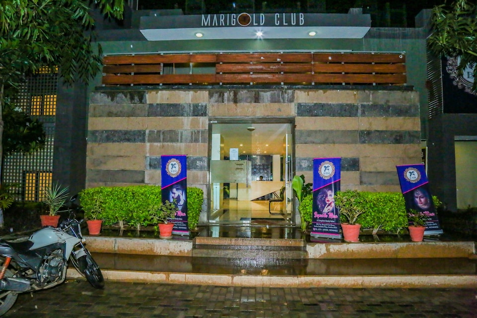 Collection O 3823 Marigold Club, Padav, Gwalior