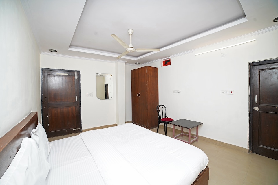 SPOT ON 40930 Hotel Aggarwal, Rudrapur, Rudrapur