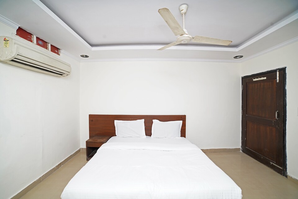 SPOT ON 40930 Hotel Aggarwal, Rudrapur, Rudrapur