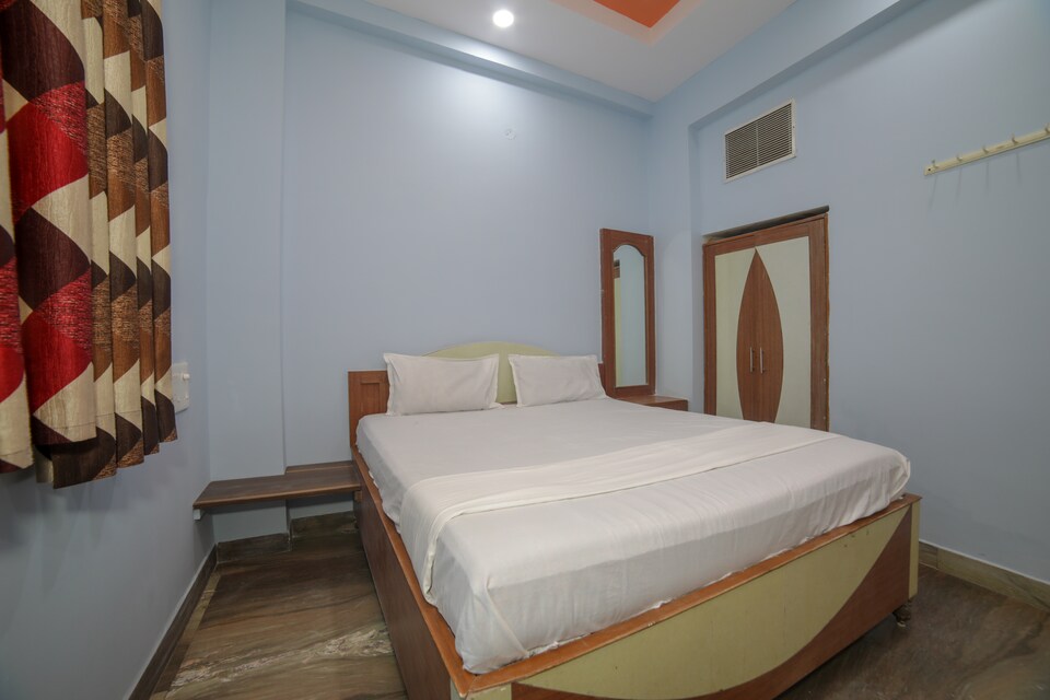 SPOT ON 40932 Hotel Adarsh Palace, Bus Stand Nagpur, Nagpur