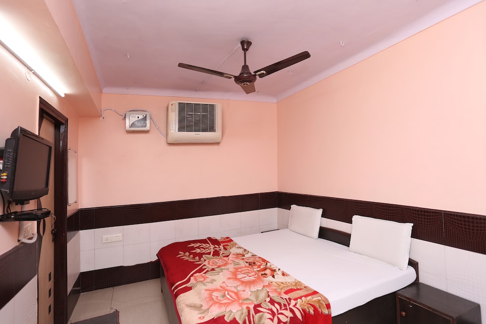 SPOT ON 40934 New Ahuja Guest House, Moradabad, मुरादाबाद
