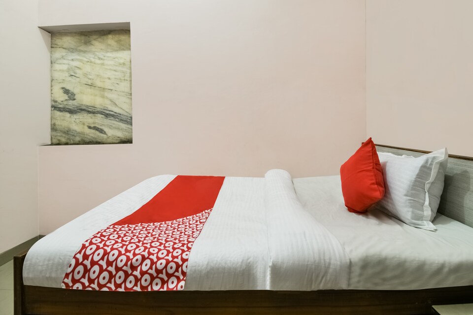 OYO 40935 Vishwakarma Hotel And Restaurant, Reengus, Reengus