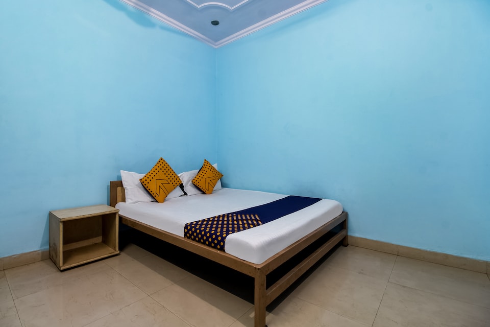 SPOT ON 40972 Hotel Gurubaksh, Rampur, Rampur