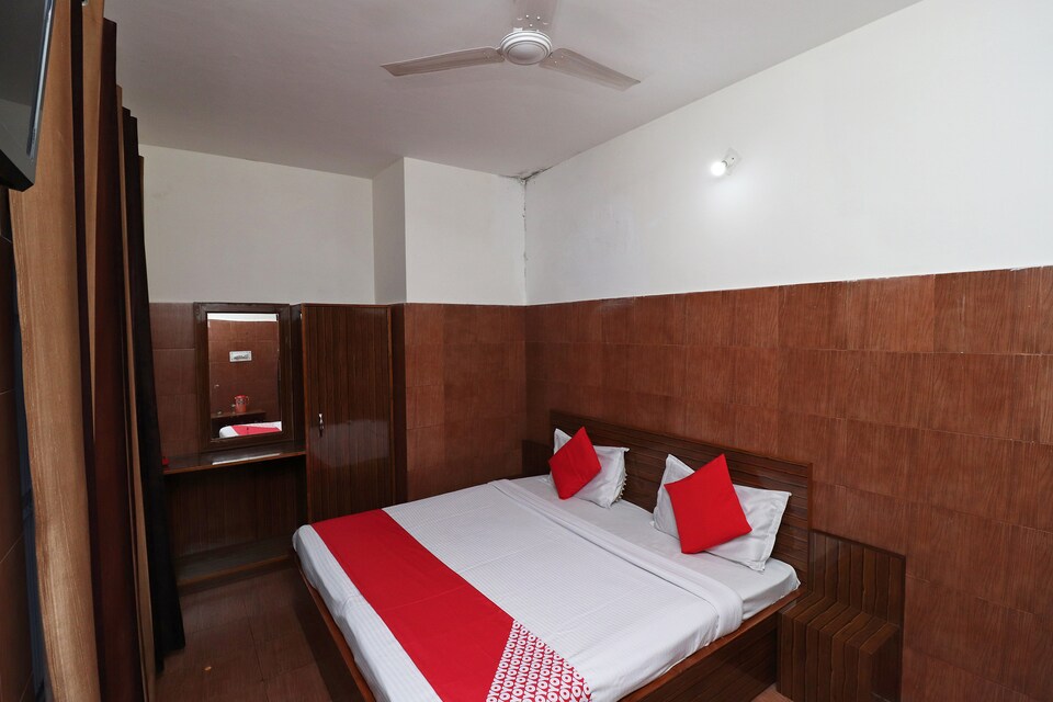 OYO 40977 Hotel Daya's Paradise, Katra, Katra