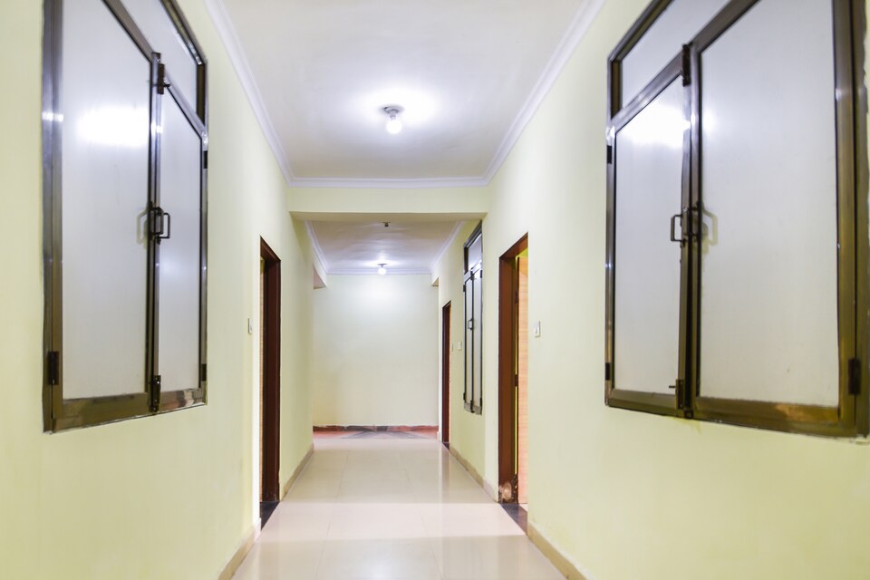 Hotel O Adarsh And Family Restaurant, Chomu, Reengus