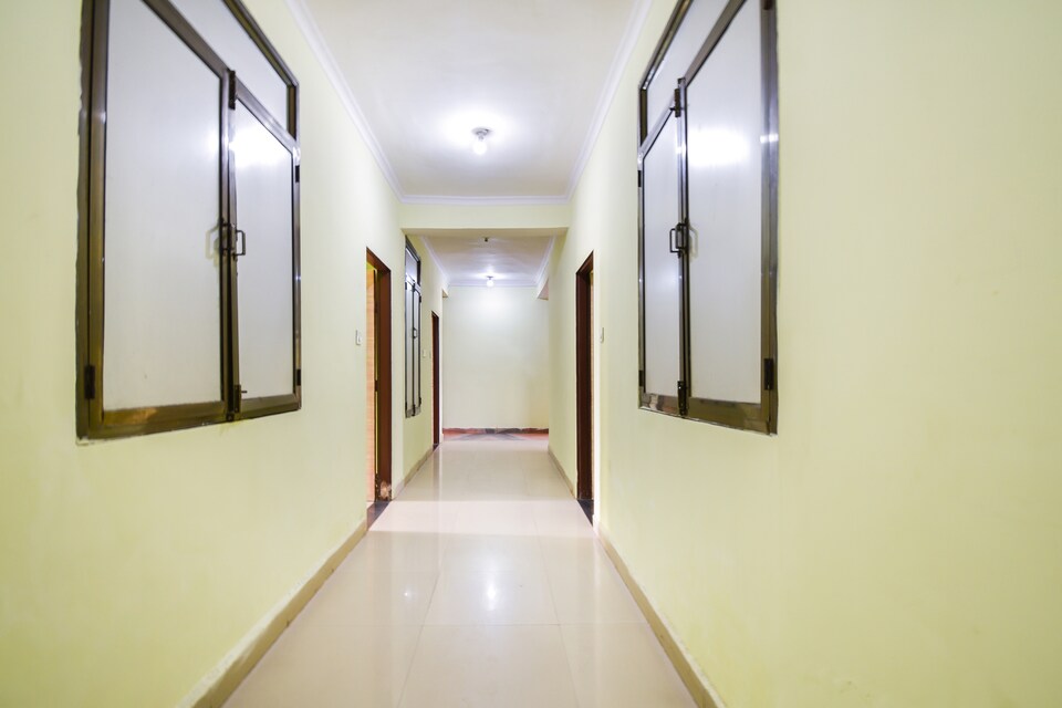 Hotel O Adarsh And Family Restaurant, Chomu, Reengus