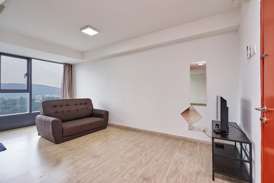 OYO Home 1147 Awesome Studio Empire City Halo Sunday, Damansara Perdana, Petaling Jaya