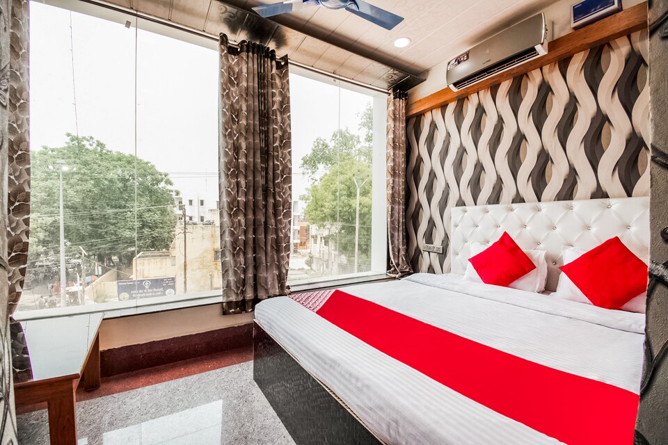 OYO 41055 Hotel Honey International, Siwan, Siwan