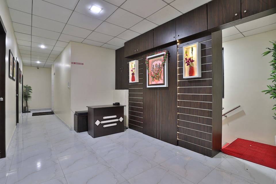 OYO 41062 Hotel Shiv Shakti, Race Course Rajkot, Rajkot