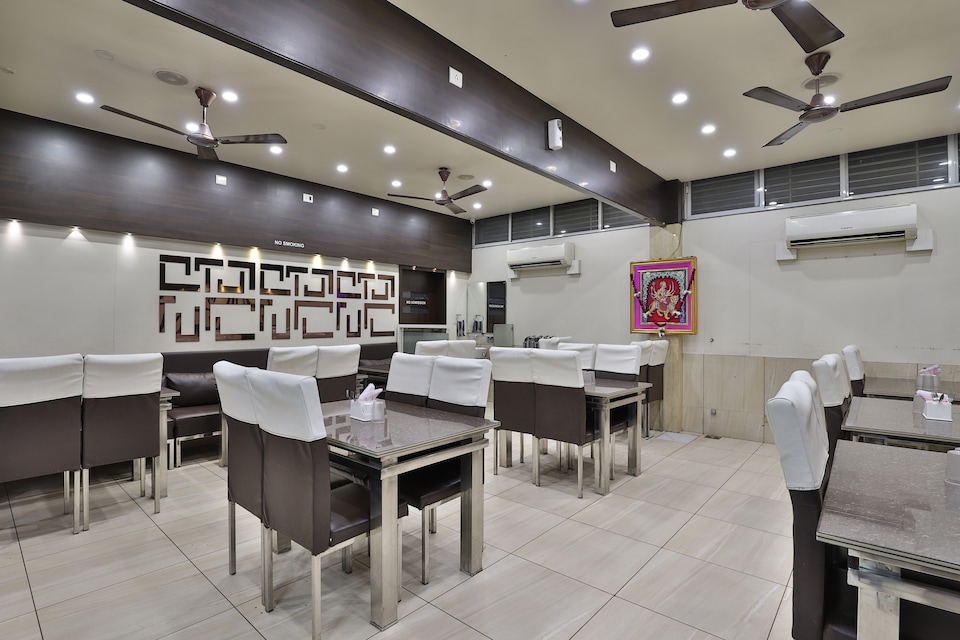 OYO 41062 Hotel Shiv Shakti, Race Course Rajkot, Rajkot