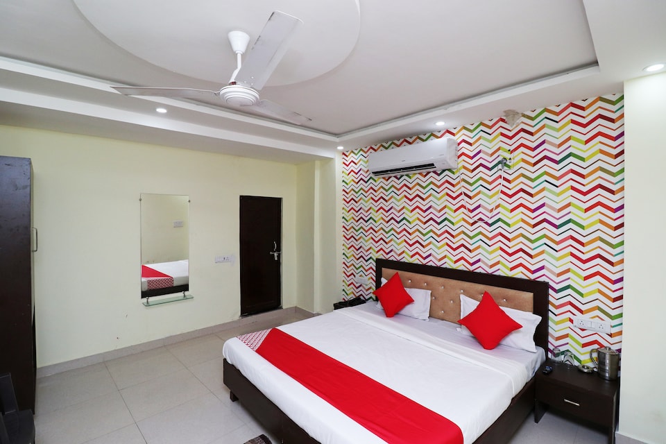 OYO 41087 Hotel Sumangal, Padav, Gwalior