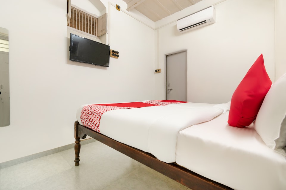 Hotel O Bhuikot Fort Solapur Formerly Homi Inn, Solapur, Solapur