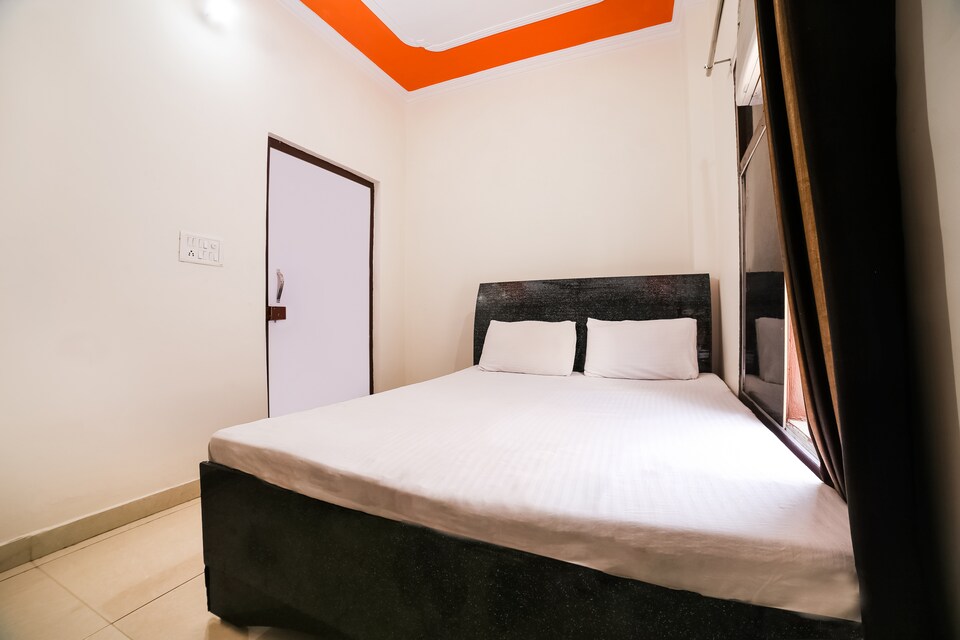 SPOT ON 41093 Shri Radhey Guest House, Civil Lines Bareilly, Bareilly