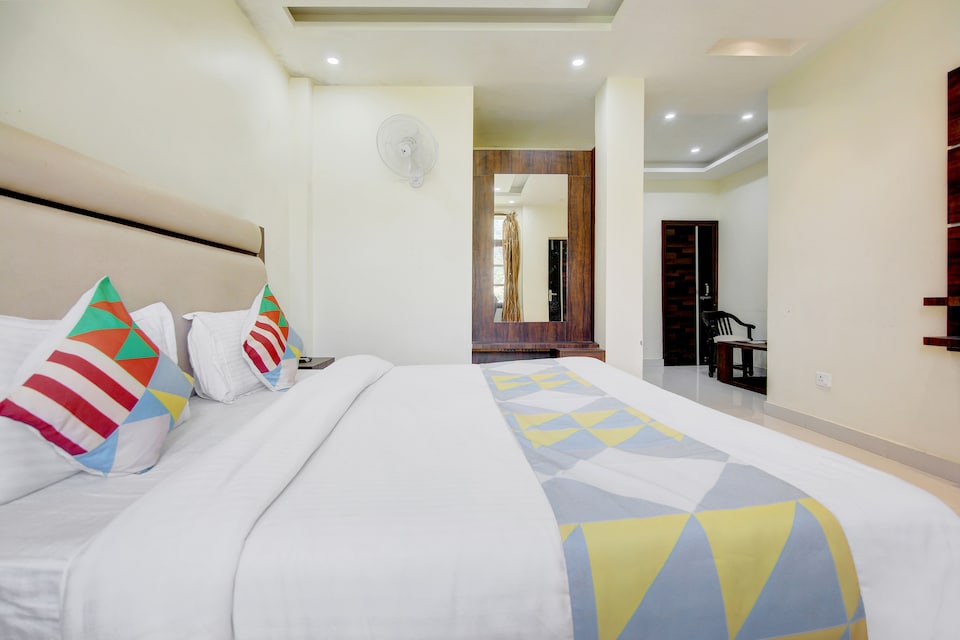 OYO Home 41117 Luxurious Stay Mussoorie, Picture palace Mussoorie, Mussoorie