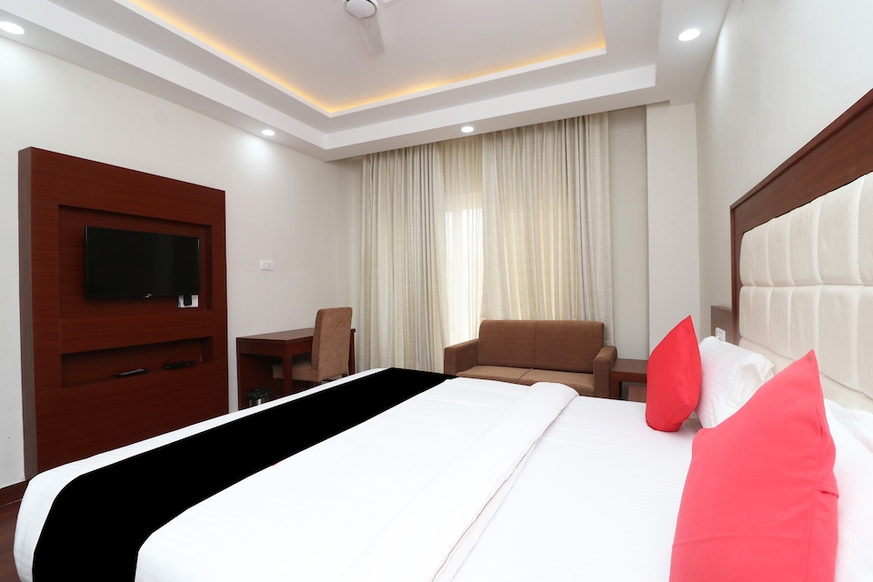 Capital O 41128 The Grand Kartikeye, Palampur, Palampur