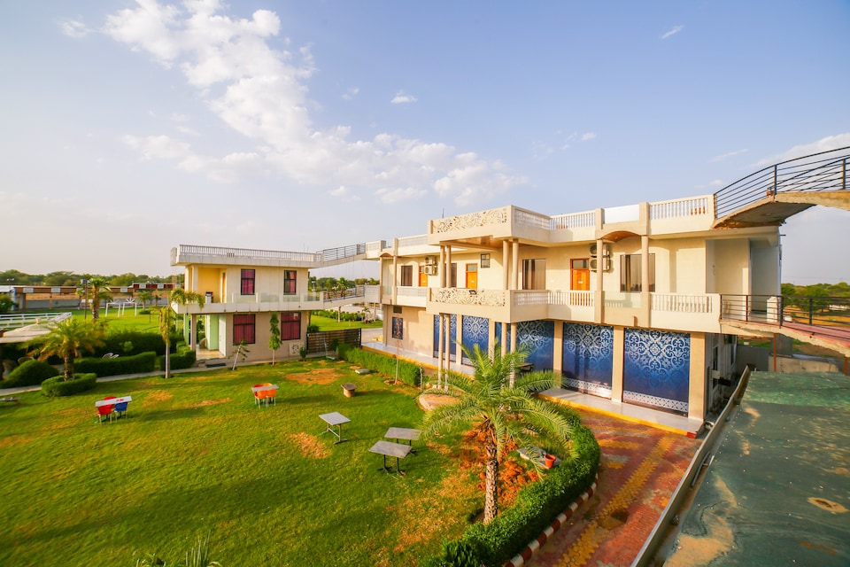 OYO 41129 Hotel Kanha Restaurant And Marriage Garden, Reengus, Reengus