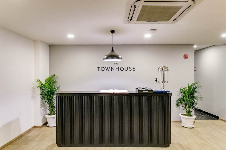 OYO Townhouse 290 Sector 51 Gurgaon, Medanta, Gurgaon