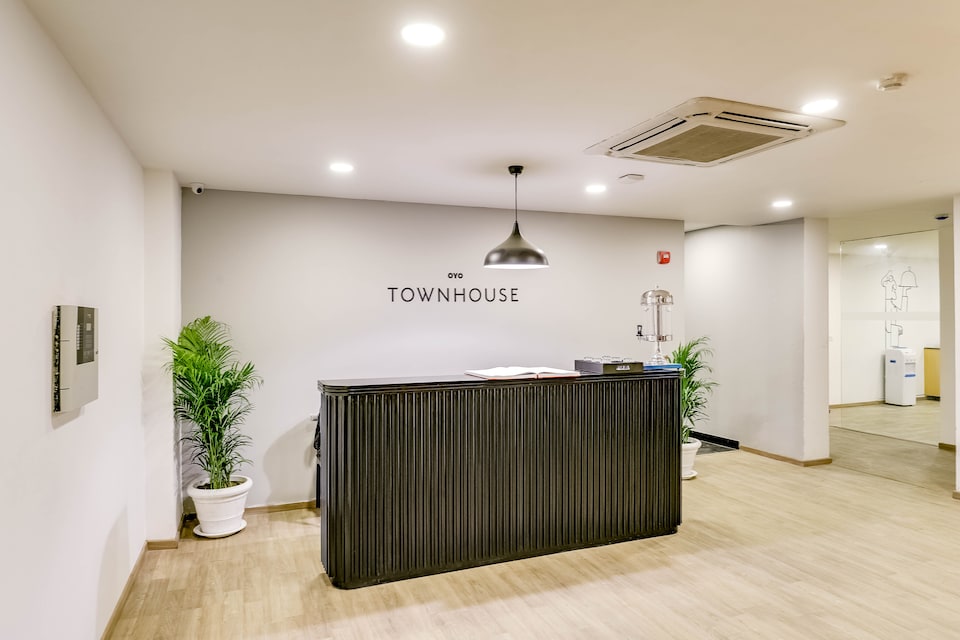 OYO Townhouse 290 Sector 51 Gurgaon, Medanta, Gurgaon