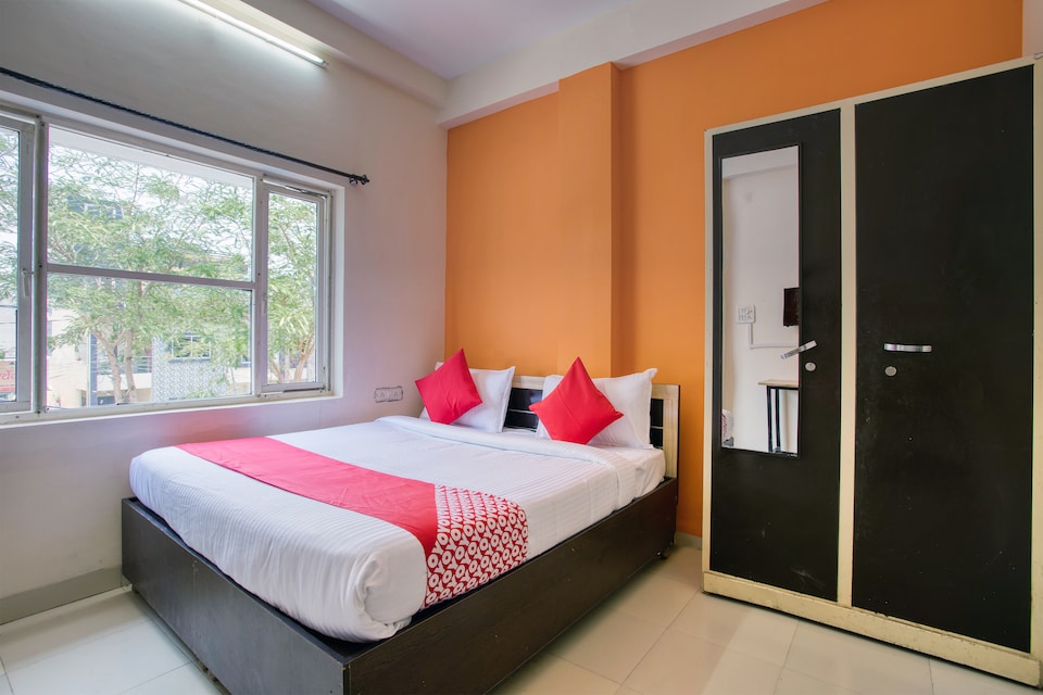 Live on IND1060, Vijay Nagar Indore, Indore