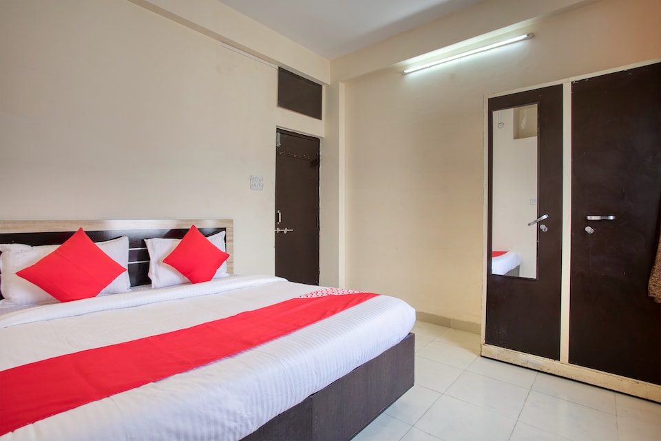 Live on IND1060, Vijay Nagar Indore, Indore