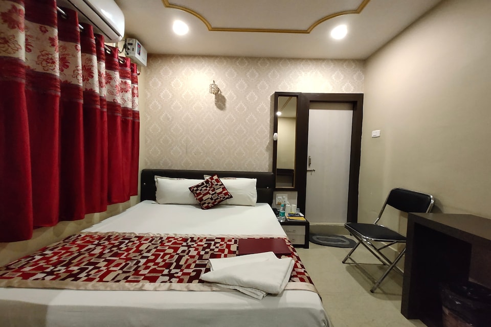 OYO 41160 Hotel Holiday Inn, Silchar, सिलचर