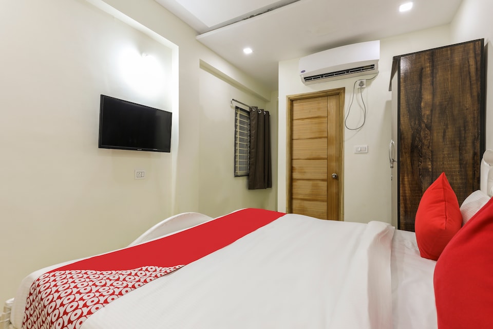 OYO 41187 Hotel Jainam Regency, Bombay Hospital, Indore