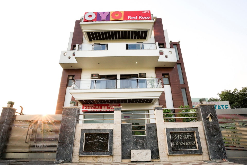 Collection O Parkview Near Omaxe Celebration Mall, Medanta, गुड़गांव