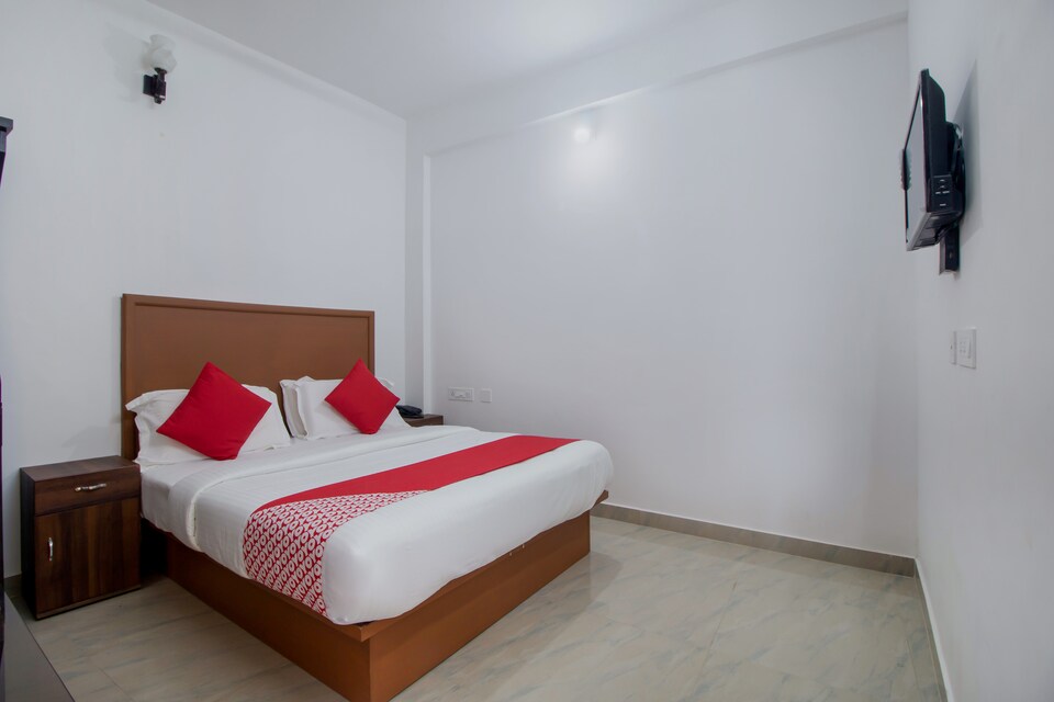 Live as MNR531, Anachal, Munnar